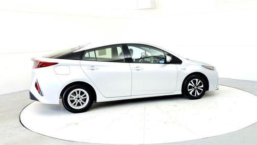 Classic Silver Metallic 2018 Toyota Prius Prime Premium