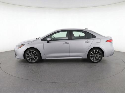 Classic Silver Metallic 2022 Toyota Corolla SE