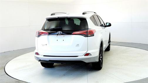 2017 Toyota RAV4 SE