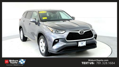 Magnetic Gray Metallic 2023 Toyota Highlander LE