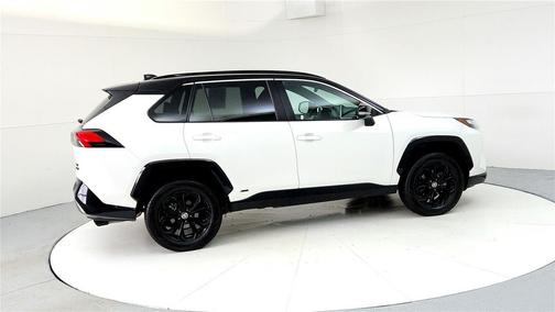 2022 Toyota RAV4 Hybrid SE