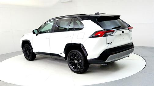 2022 Toyota RAV4 Hybrid SE