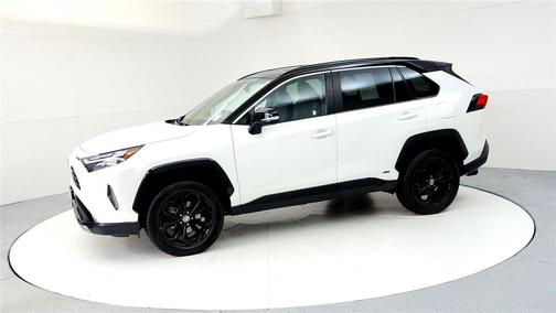 2022 Toyota RAV4 Hybrid SE