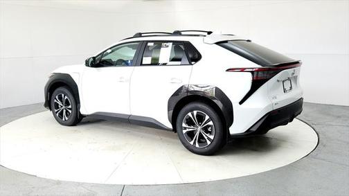 2025 Toyota bZ4X XLE
