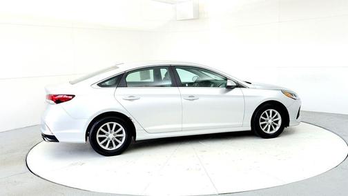 Symphony Silver 2018 Hyundai SONATA SE