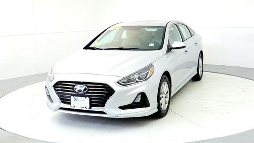 Symphony Silver 2018 Hyundai SONATA SE