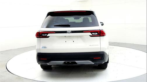 Coastal Cream 2024 Toyota Grand Highlander Platinum