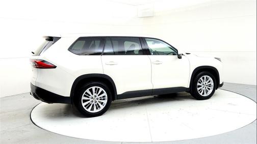 Coastal Cream 2024 Toyota Grand Highlander Platinum