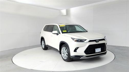 Coastal Cream 2024 Toyota Grand Highlander Platinum