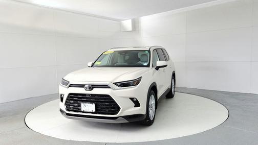 Coastal Cream 2024 Toyota Grand Highlander Platinum