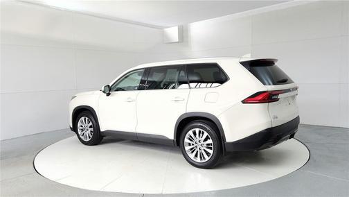 Coastal Cream 2024 Toyota Grand Highlander Platinum