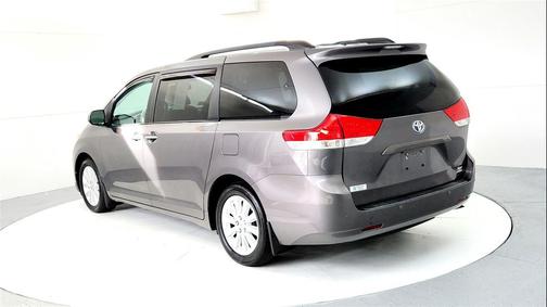 2011 Toyota Sienna XLE