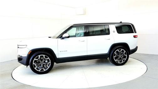 2025 Rivian R1S Adventure