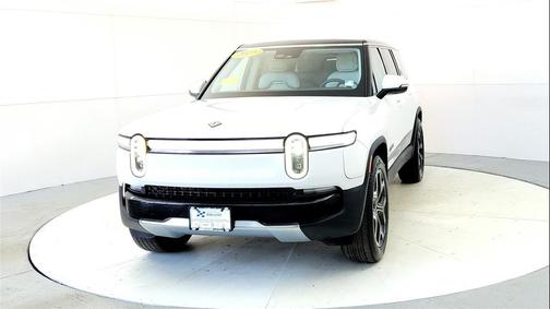 2025 Rivian R1S Adventure