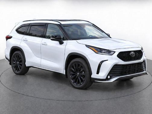 Wind Chill Pearl 2024 Toyota Highlander XSE