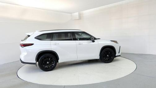Wind Chill Pearl 2024 Toyota Highlander XSE