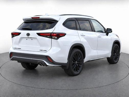 Wind Chill Pearl 2024 Toyota Highlander XSE