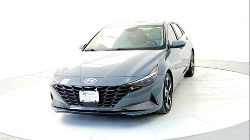 2022 Hyundai ELANTRA Limited