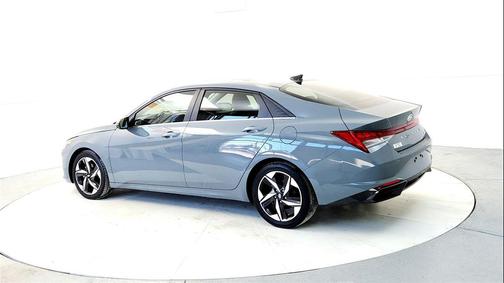 2022 Hyundai ELANTRA Limited