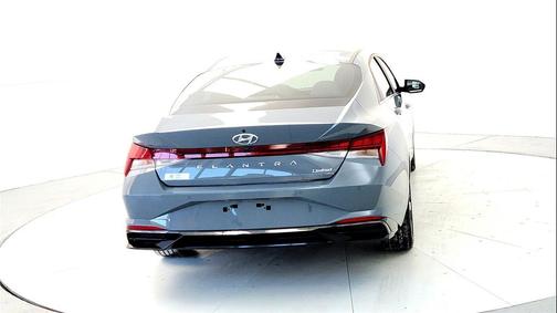 2022 Hyundai ELANTRA Limited