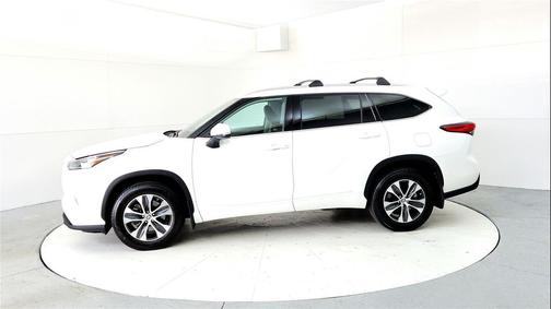 Blizzard Pearl 2020 Toyota Highlander XLE