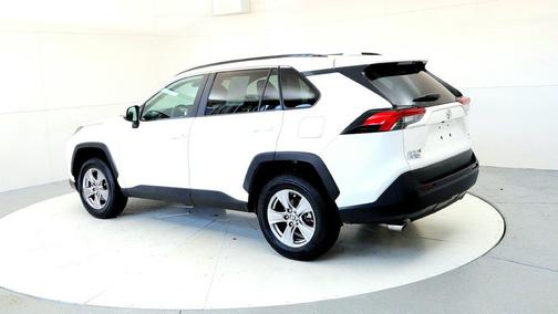 Ice Cap 2025 Toyota RAV4 XLE