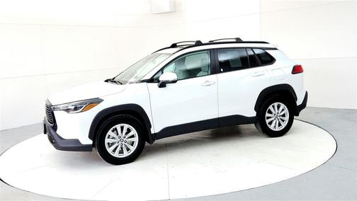 2023 Toyota Corolla Cross LE
