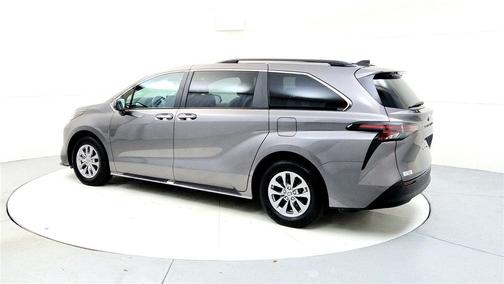 2024 Toyota Sienna XLE