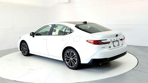 Wind Chill Pearl 2026 Toyota Camry XLE