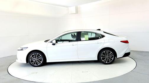 Wind Chill Pearl 2026 Toyota Camry XLE