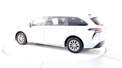 2024 Toyota Sienna LE