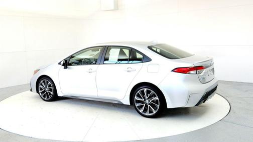Classic Silver Metallic 2021 Toyota Corolla SE