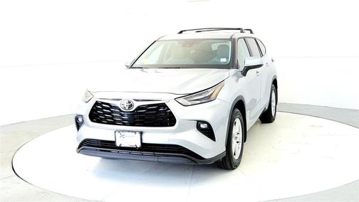 Celestial Silver Metallic 2023 Toyota Highlander LE