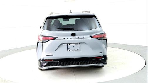 2026 Toyota Sienna XSE 7 Passenger
