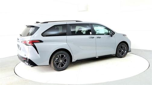2026 Toyota Sienna XSE 7 Passenger