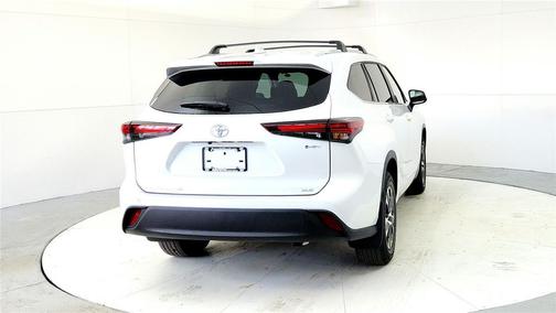 2026 Toyota Highlander Hybrid XLE