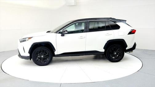 2022 Toyota RAV4 Hybrid SE