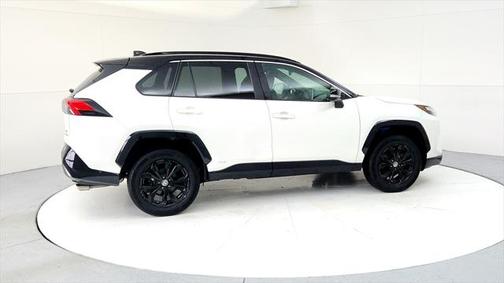 2022 Toyota RAV4 Hybrid SE