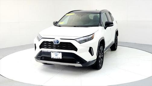 2022 Toyota RAV4 Hybrid SE