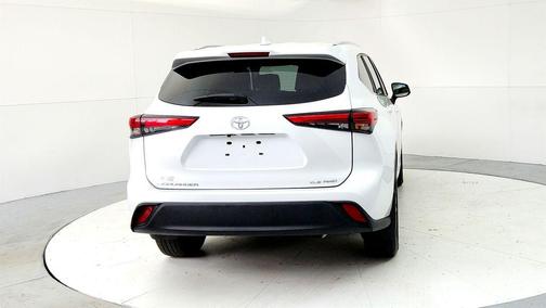 Wind Chill Pearl 2023 Toyota Highlander XLE