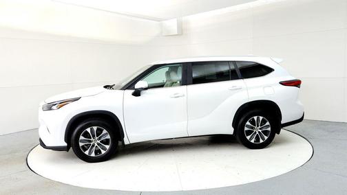 Wind Chill Pearl 2023 Toyota Highlander XLE