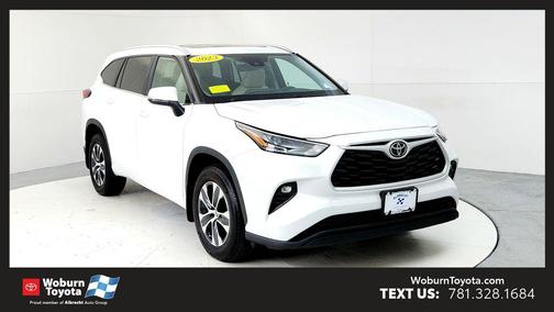 Wind Chill Pearl 2023 Toyota Highlander XLE