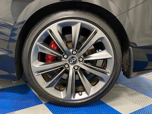 Photo 5 of 32 of 2018 INFINITI Q60 3.0t Red Sport 400