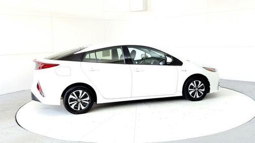 Blizzard Pearl 2017 Toyota Prius Prime Advanced