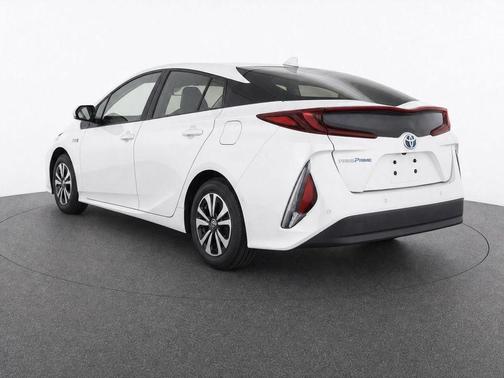 Blizzard Pearl 2017 Toyota Prius Prime Advanced