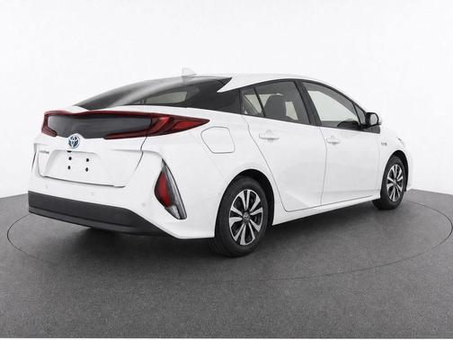 Blizzard Pearl 2017 Toyota Prius Prime Advanced