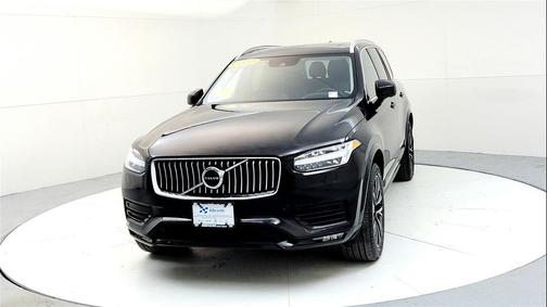 2022 Volvo XC90 T5 Momentum