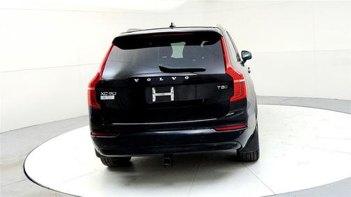 2022 Volvo XC90 T5 Momentum
