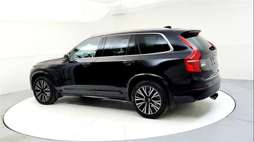 2022 Volvo XC90 T5 Momentum