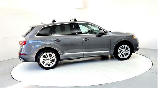 2021 Audi Q7 55 Premium Plus